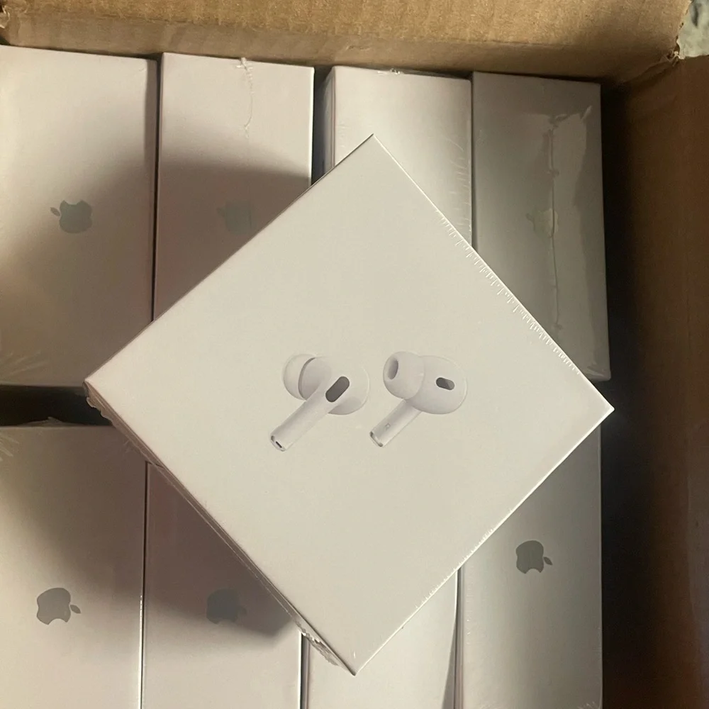Apple AirPods Pro - Sleek White Design